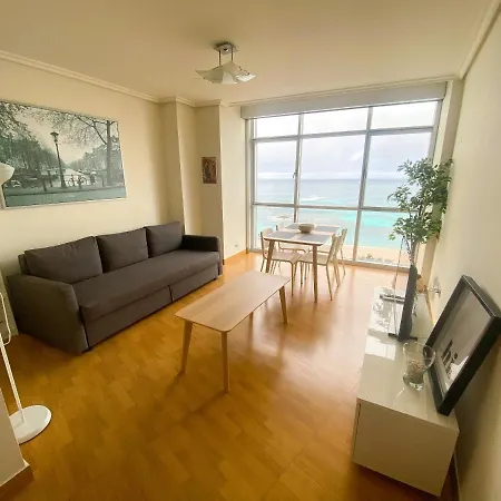 Acogedor Con Vistas Al Mar. *